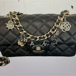 Chanel Black Quilted Shoulder Bag with Gold Chain